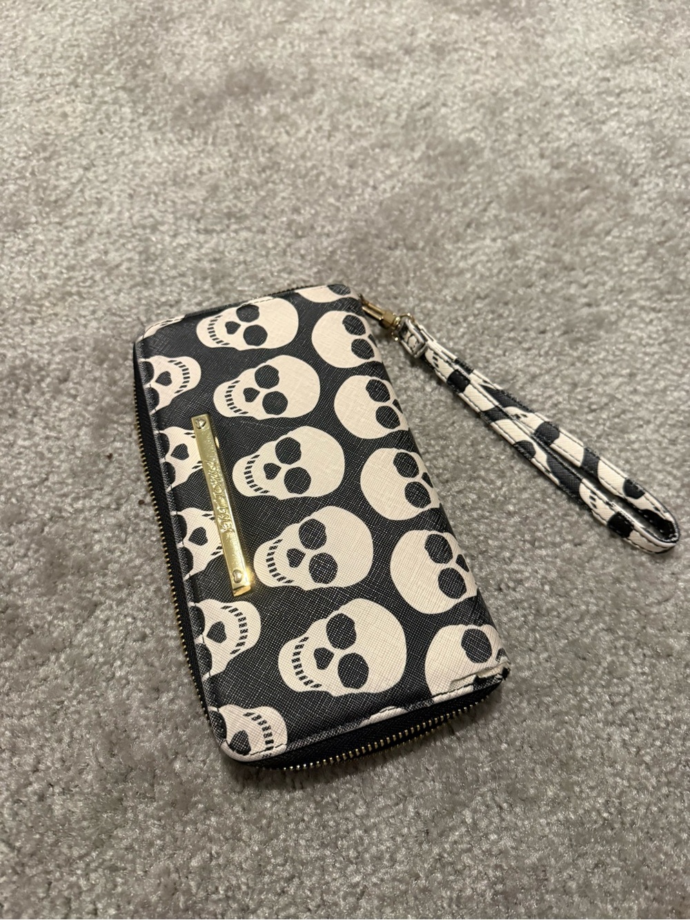 Betsey Johnson Black and White Skull Wristlet Clutch